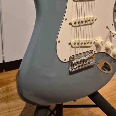 Fender American Professional Stratocaster with Maple Fretboard 2017 - 2019 - Sonic Grey image 13