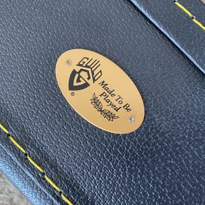 Guild 41 Inch Acoustic Guitar Hard Case, Black Velvet Interior image 12