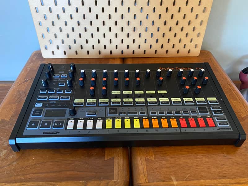 Behringer RD-8 Drum Machine Bild 1
