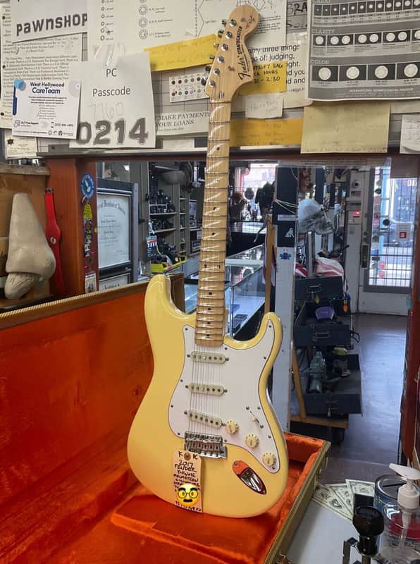 Fender Yngwie Malmsteen Artist Series Signature Stratocaster with Maple Fretboard 2017 - Vintage White