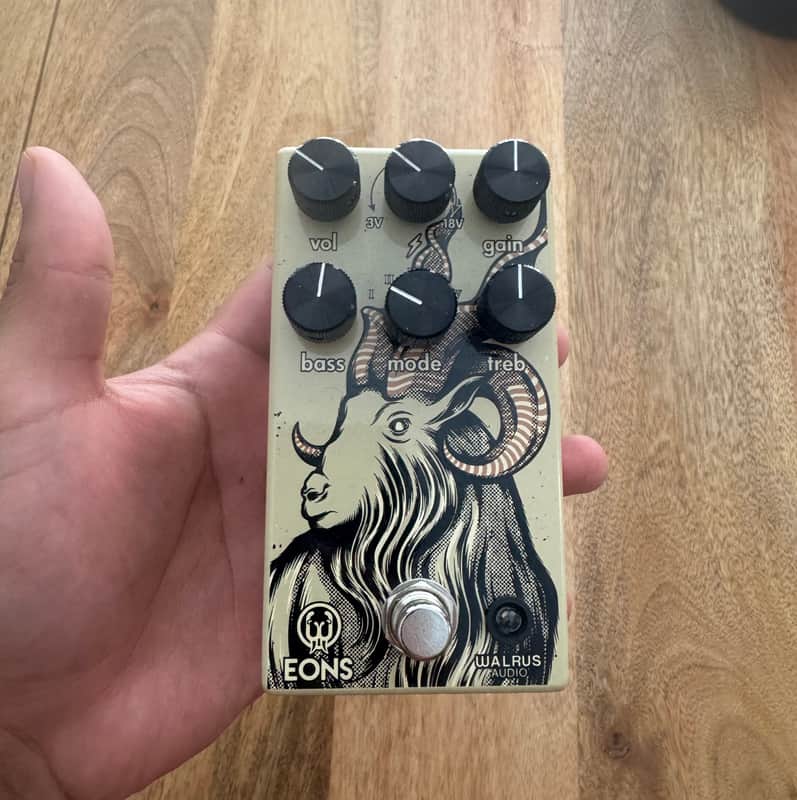 Walrus Audio Eons Five-State Fuzz 2022 - Present - Sandy Tan / Goat Graphic image 1