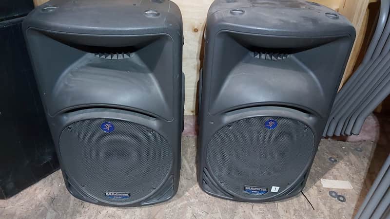 Mackie C300z 12" 2-Way Passive Loudspeakers (pair) image 1