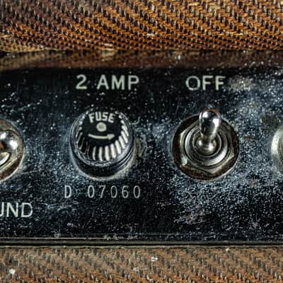 1959 Fender Deluxe 5E3 Narrow Panel 15-Watt 1x12 tweed image 10