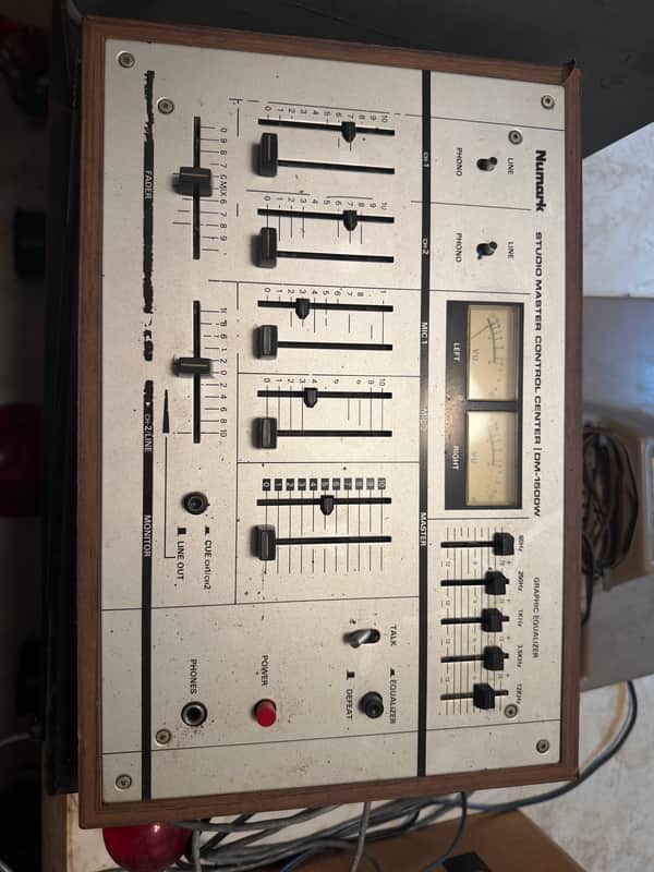 Numark Studio Master control center w/ Realistic microphone DM-1500A Unknown Silverface walnut enclosure image 1