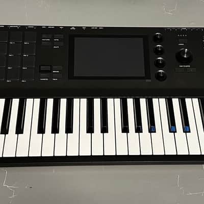 Akai MPC Key 61 w/750 GB HD image 8