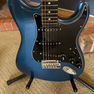 Fender Limited Edition American Professional Stratocaster with Ebony Fretboard 2019 - Lake Placid Blue image 3