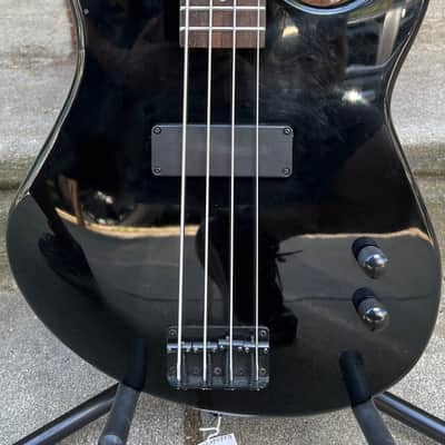 Dean Edge 09 4-String Bass w/ Gig Bag (Excellent Condition, 2013, Classic Black) image 4
