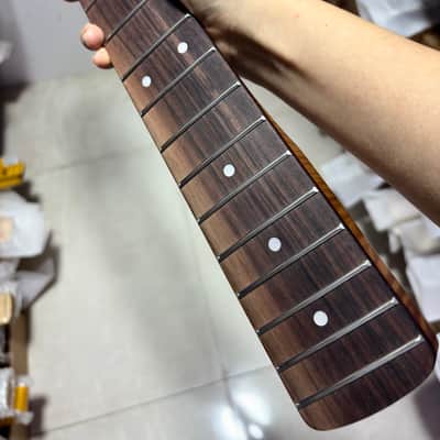 Discount 4 String 20 fret Roasted Flame Maple bass guitar neck Replace rosewood image 3