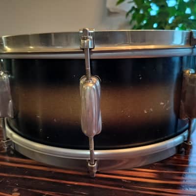 Slingerland No. 152 Student Model Radio King 5.5x14" 8-Lug Snare Drum with 3 pt Strainer mid 50's - Blue/Silver Duco Lacquer image 3