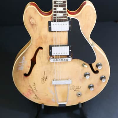 Mid 70s Gibson ES 335 Signed by AC/DC image 15