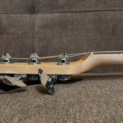 G&L Tribute Series Fallout Bass 2025 Model In Surf Green image 13