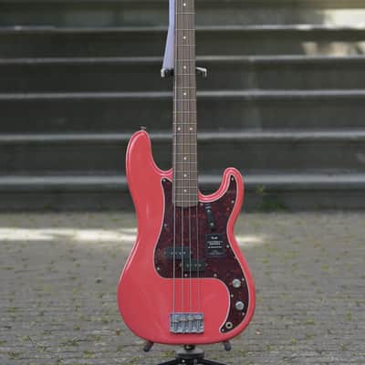Fender Limited Edition Vintera II Road Worn '60s Precision Bass - Fiesta Red image 14