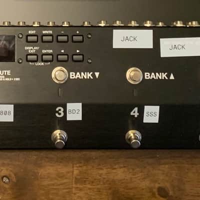 Boss ES-8 Effects Switching System | Reverb