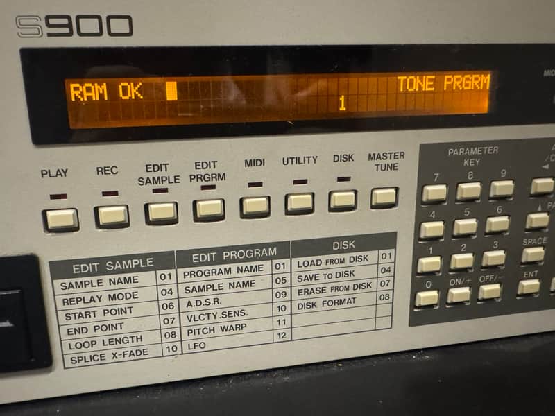 Akai S900 12 bit sampler - LED SCREEN - RAM OK - CHECK DESCRIPTION image 1