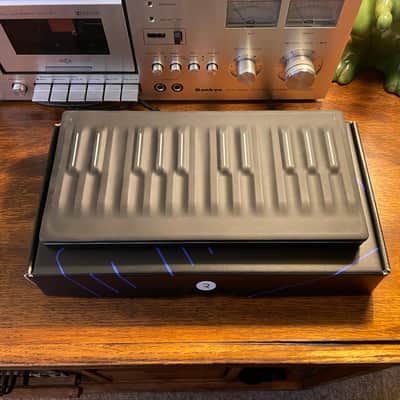 ROLI Seaboard Block 24-Key Expressive MIDI Keyboard Controller 2010s - Black image 1