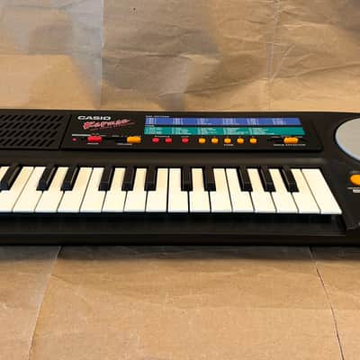 Casio RAP-1 32-Key Keyboard 1990 - 91 Excellent Condition with mini Microphone image 2