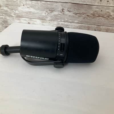Used Shure MV7 Dynamic USB Podcast Microphone image 4