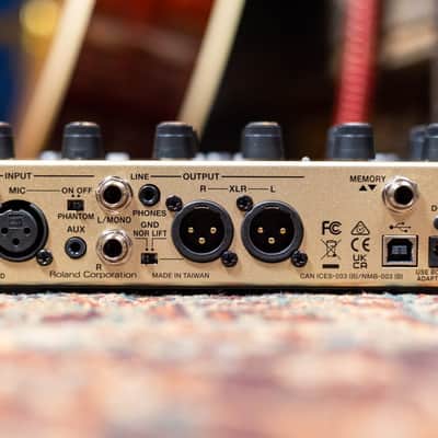 Boss VE-8 Acoustic Singer Vocal Effects Pedal image 6