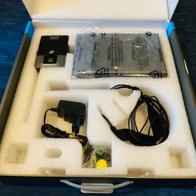 Sennheiser XSW1-ME3 Wireless Headset System - A Band (548-572 MHz) 2010s - Black image 1
