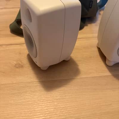 Genelec 6010a WHITE PAIR image 8
