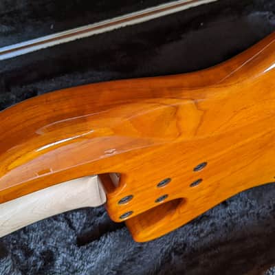 G&L Tribute L-2000 2005 - Amber image 8