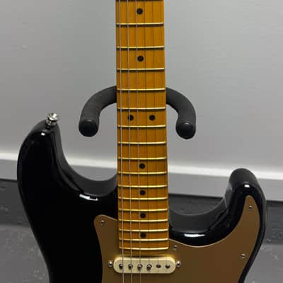 Fender American Professional II Stratocaster with Maple Fretboard 2020 - Present - Black image 6