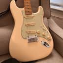 Fender Deluxe Roadhouse Stratocaster with Maple Fretboard - Olympic White