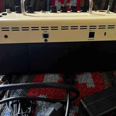 Yamaha THR5 10-Watt 2x3" Stereo Digital Modeling Guitar Combo 2013 - Present - Tan image 4