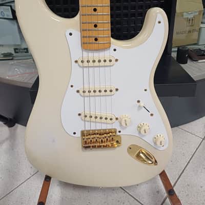 Fender LTD American Vintage 1957 Commemorative Stratocaster, MN, 2007 - VBL image 6