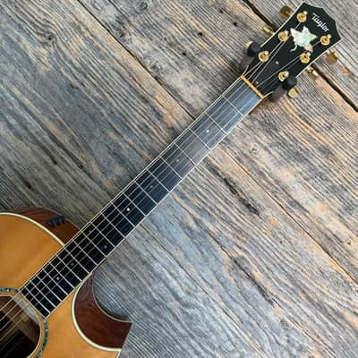 Used Taylor 2009 Custom Grand Auditorium Natural OSHC image 5
