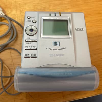 Sharp MD-MT877 portable minidisc recorder and player image 1