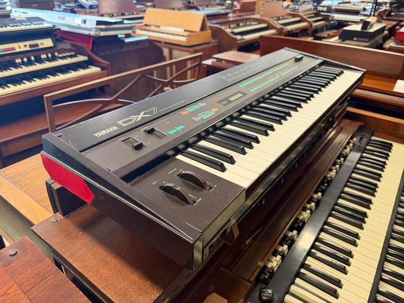 Yamaha DX7 Programmable Algorithm Synthesizer 1983 - 1987 - Black
