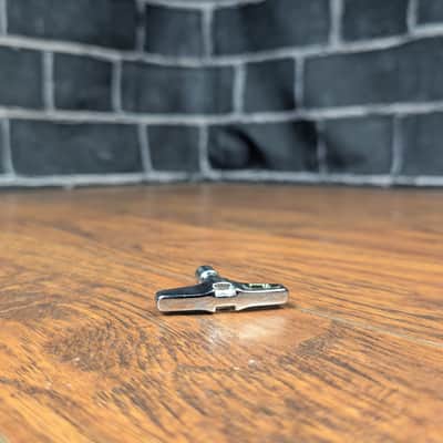 Pearl K‑050 Drum Key – Chrome – Classic Pearl Tuning Key • Smooth Action • Reliable Grip image 3