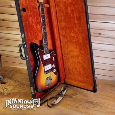 1966 Fender Jazzmaster with Fender OHSC - 3-Tone Sunburst, 8lbs image 10