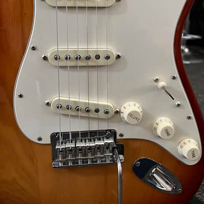 Fender Stratocaster 2017 - Honey Burst image 5