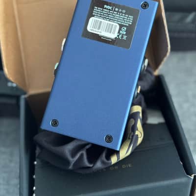 Walrus Audio Mako M1 MKII High-Fidelity Modulation Machine 2024 - Present - Blue image 6