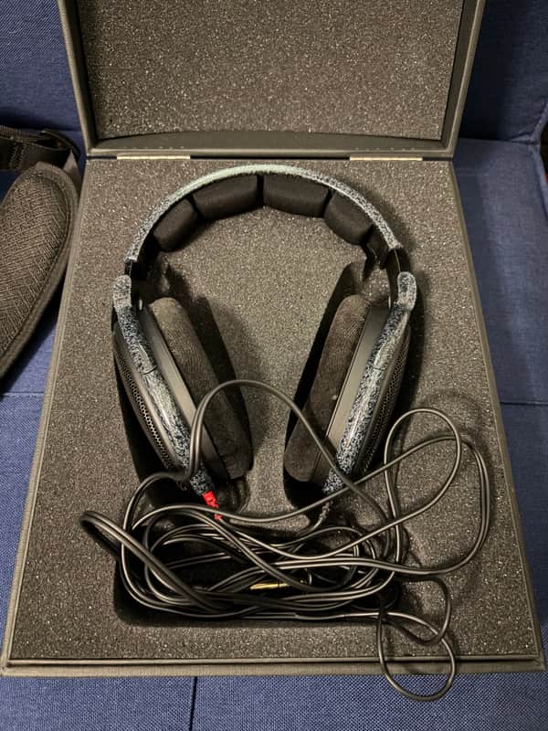 Sennheiser HD 600 Professional Headphones 2010s - Black image 1