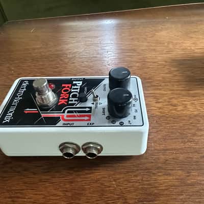 Electro-Harmonix Pitch Fork Polyphonic Pitch Shifter / Harmony Pedal 2014 - Present - Black / White / Red image 2