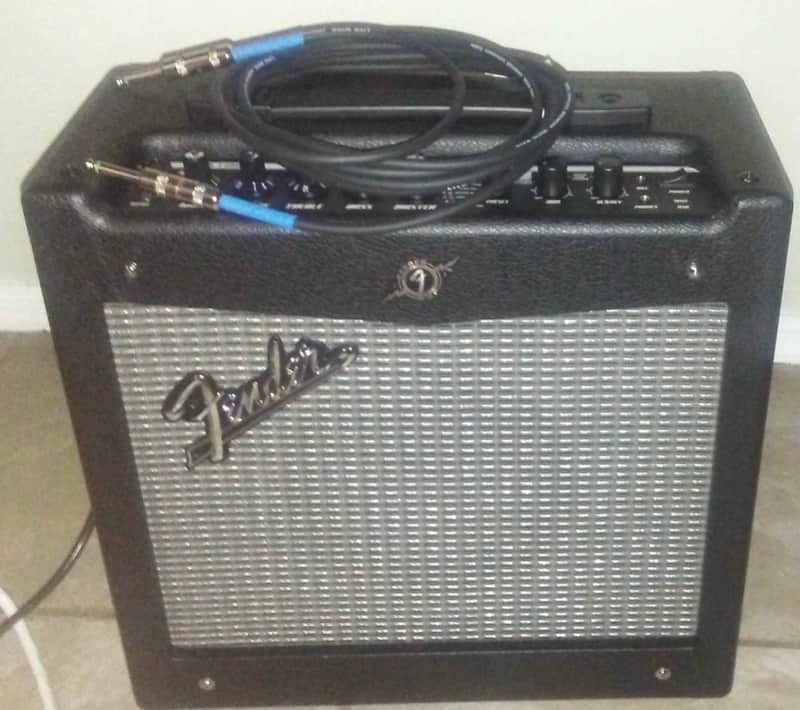 Fender Mustang 1 V.2 image 1