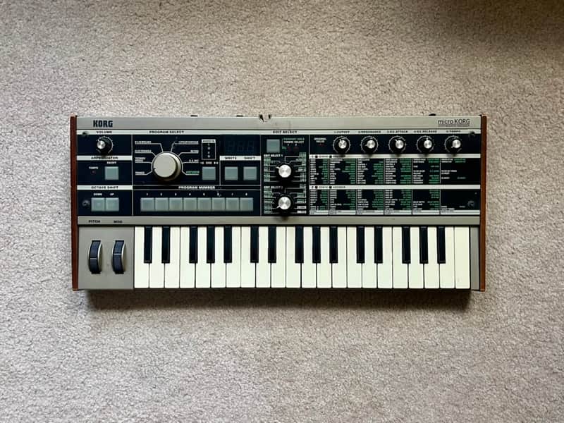 Korg MicroKORG 37-Key Synthesizer/Vocoder 2002 - 2019 - Silver image 1