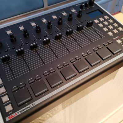 Isla Instruments S2400 like new - Mint condition image 2