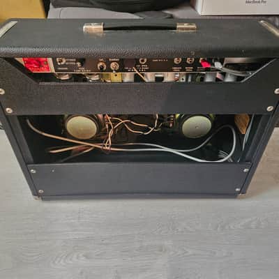 Fender Vibrolux Reverb 2-Channel 35-Watt 2x10" Guitar Combo 1970 - 1980 - Silverface image 3