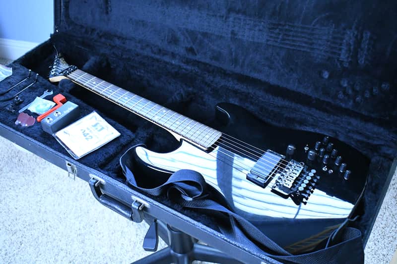 Kramer Ripley 1985 Black with Hard Case, cables and adapters, stand, extra stuff image 1