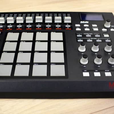 AKAI Professional MPD32 USB/Midi MPC Drum Pad Controller Unit - With USB Cable & Disc Bild 6