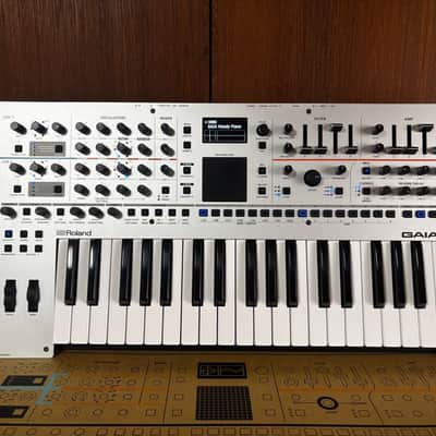 Roland Gaia 2 37-key Virtual Analog Wavetable Synthesizer w/ box