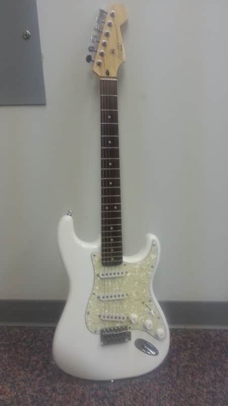 Fender Squier Strat Olympic White, with Antique White Pearl Pick Guard image 1