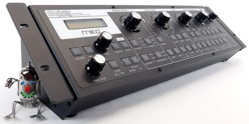 MOOG Slim Phatty Analog Synthesizer Desktop + Neuwertig + OVP + 1,5J Garantie image 1