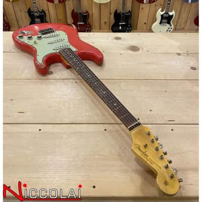 FENDER Michael Landau Signature 1963 Stratocaster, Round-Laminated Rosewood, Fiesta Red over 3-Color Sunburst image 14
