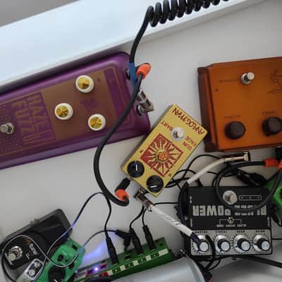 Isle of Tone Haze67 Germanium (Serial #89) 2020 Violet and gold image 5