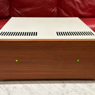 DIY High-End STEREO Power Amplifier (240 watts) for Studio or Hifi use - White / Solid Wood image 1